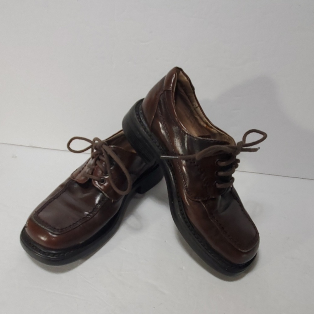 Brown dress shoes